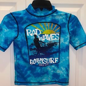 Pool shirt for surf or the beach.